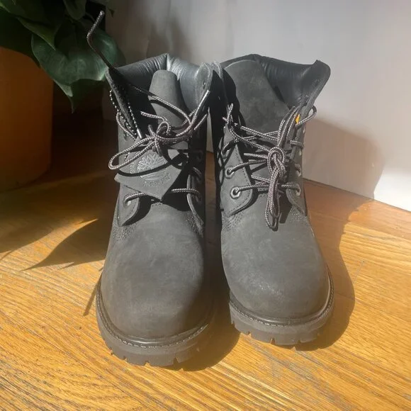 Timberland Premium 6-Inch Waterproof Boots in Black Nubuck Size 6 - Picture 2 of 9